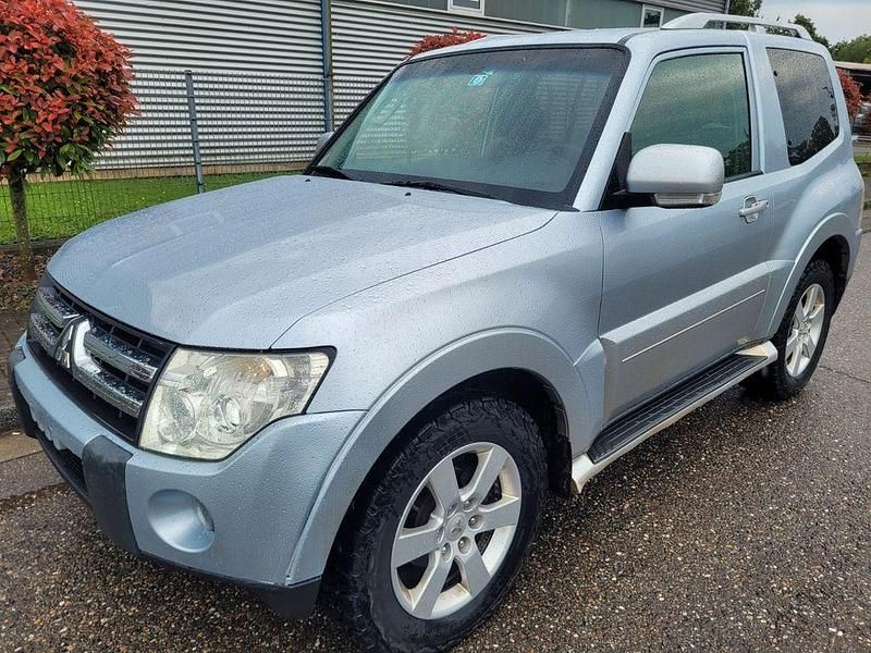 Silber Gebraucht 2007 Mitsubishi Pajero SUV | 9.998 € (Superpreis) - Bild 1/4