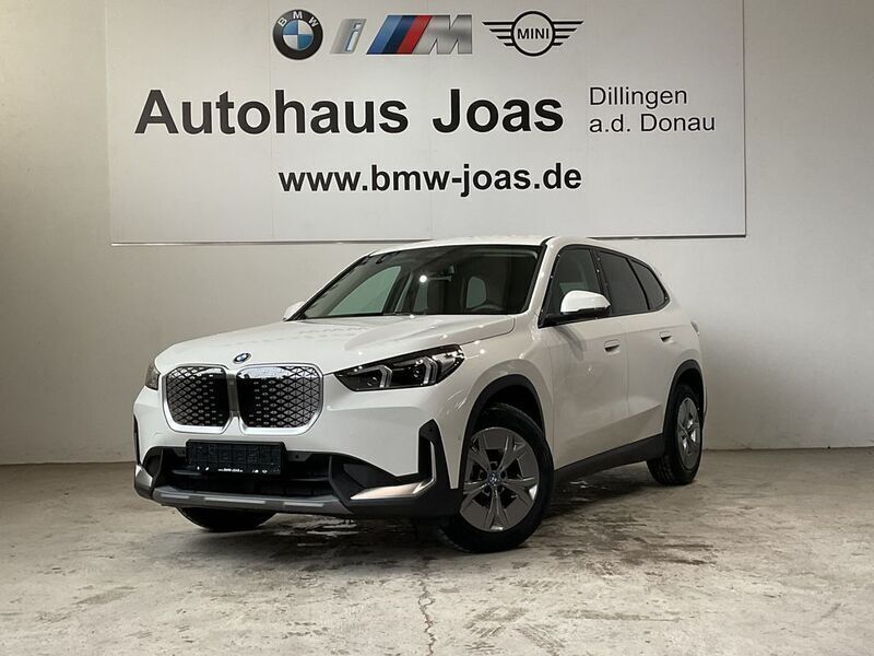 Weiß Neu 2025 BMW iX1 Sport Line SUV | 47.300 € (Fairer Preis) - Bild 1/4