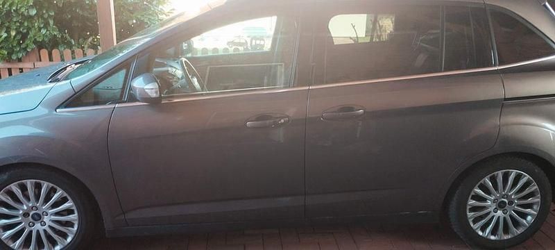 Gebraucht Ford Grand C-Max 163 PS (119 kW) 2012 Braun Van / Kleinbus