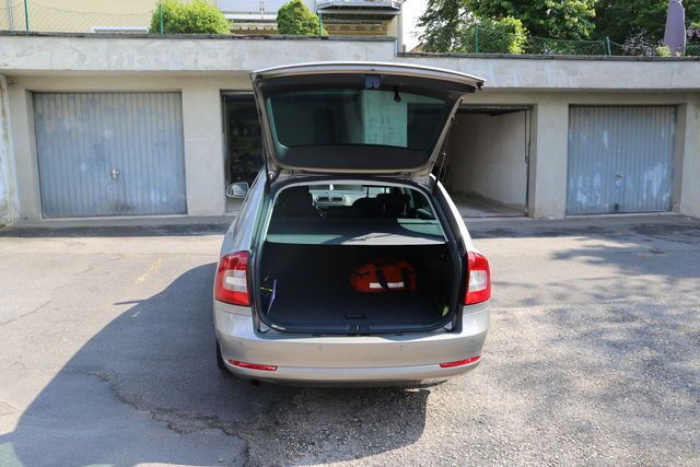 Gebraucht Skoda Octavia 140 PS (102 kW) 2011 Beige metallic Kombi