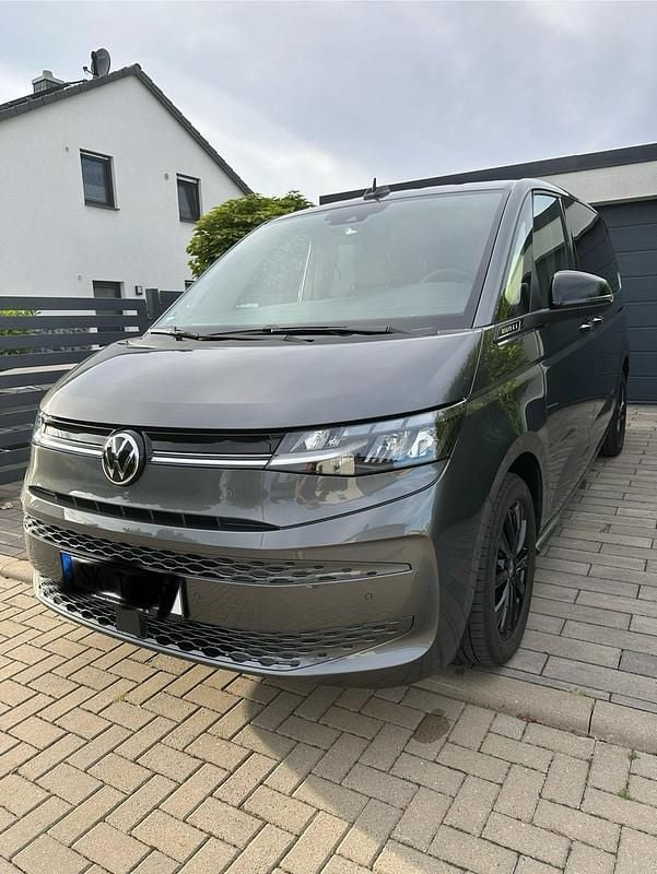 Grau Gebraucht 2025 VW T7 Edition Van | 52.000 € (Superpreis) - Bild 1/4