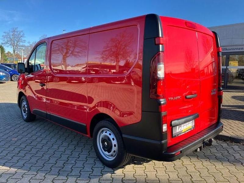 Gebraucht Renault Trafic Komfort 125 PS (91 kW) 2018 Rot Van / Kleinbus