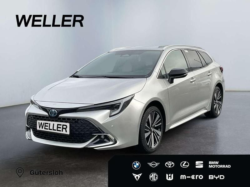 Neu Toyota Corolla Hybrid 196 PS (144 kW) 2026 Precious silver Kombi