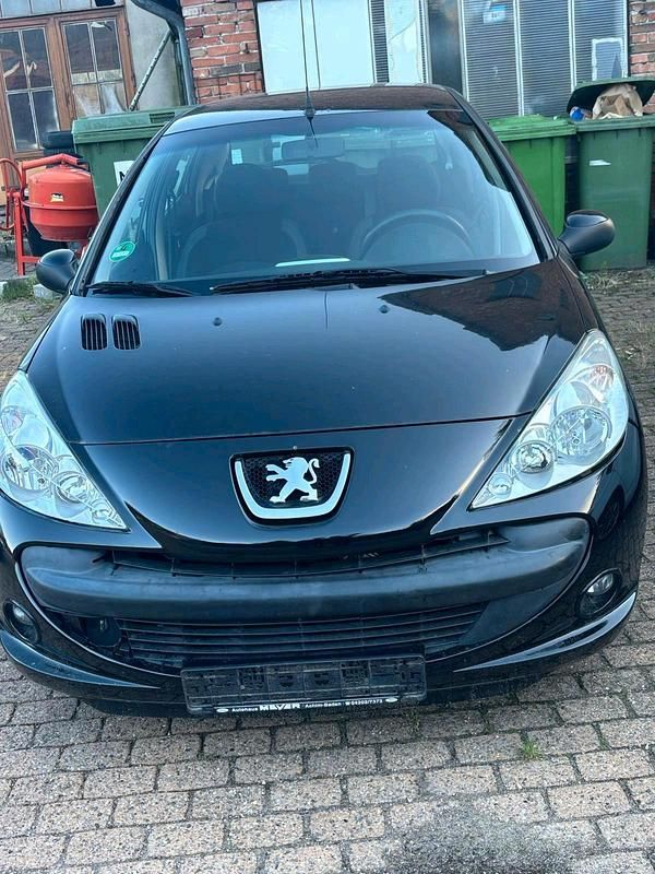 Schwarz Gebraucht 2011 Peugeot 206+ Kleinwagen | 2.250 € - Bild 1/4