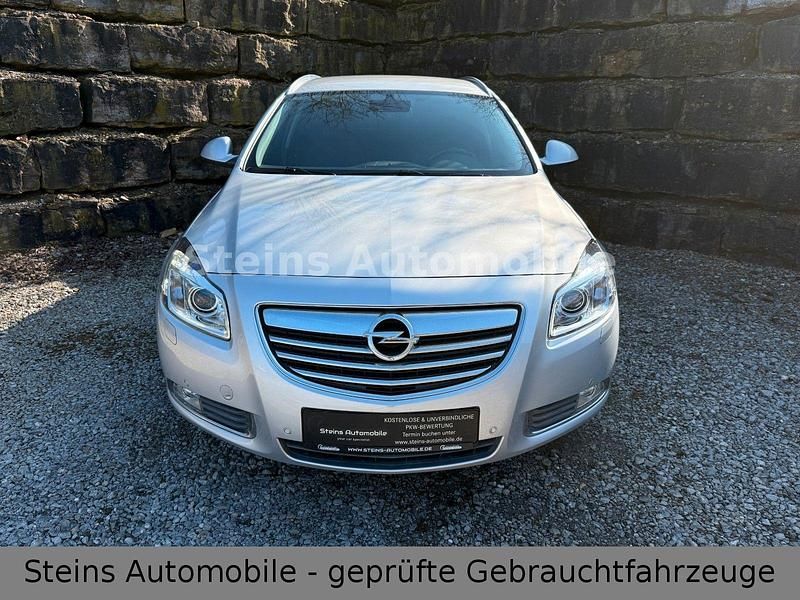 Gebraucht Opel Insignia Edition 131 PS (96 kW) 2011 Silber Kombi