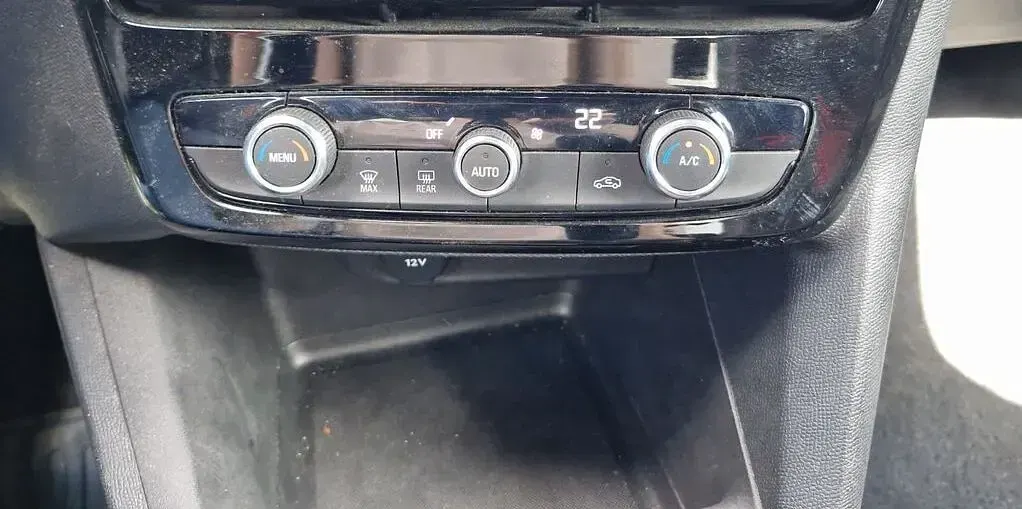 Gebraucht Opel Mokka 136 PS (100 kW) 2023 Grün metallic SUV