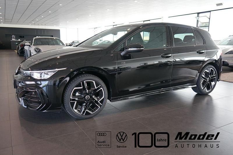 Grenadillschwarz metallic Gebraucht 2025 VW Golf VIII R-line Limousine | 37.900 € (Teuer) - Bild 1/4