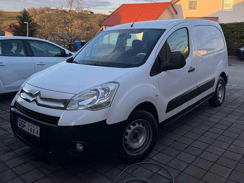 Gebraucht Citroën Berlingo 90 PS (66 kW) 2010 Weiß Van / Kleinbus