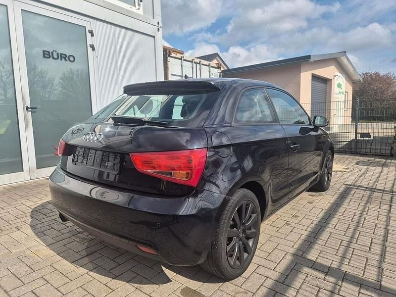 Gebraucht Audi A1 Attraction 105 PS (77 kW) 2011 Schwarz Kleinwagen