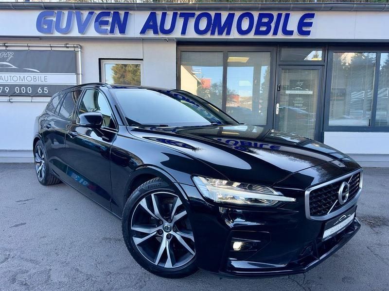 Gebraucht Volvo V60 R-Design 190 PS (139 kW) 2019 Onyx black Kombi