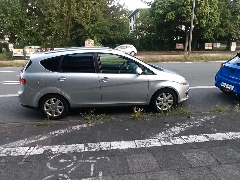 Silber Gebraucht 2008 Seat Altea XL Van / Kleinbus | 2.750 € (Fairer Preis) - Bild 1/4