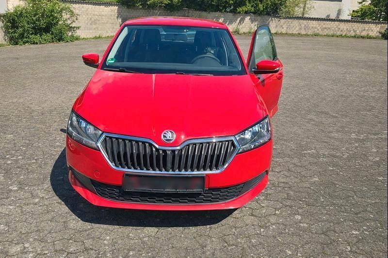 Rot Gebraucht 2019 Skoda Fabia Limousine | 7.999 € (Superpreis) - Bild 1/4