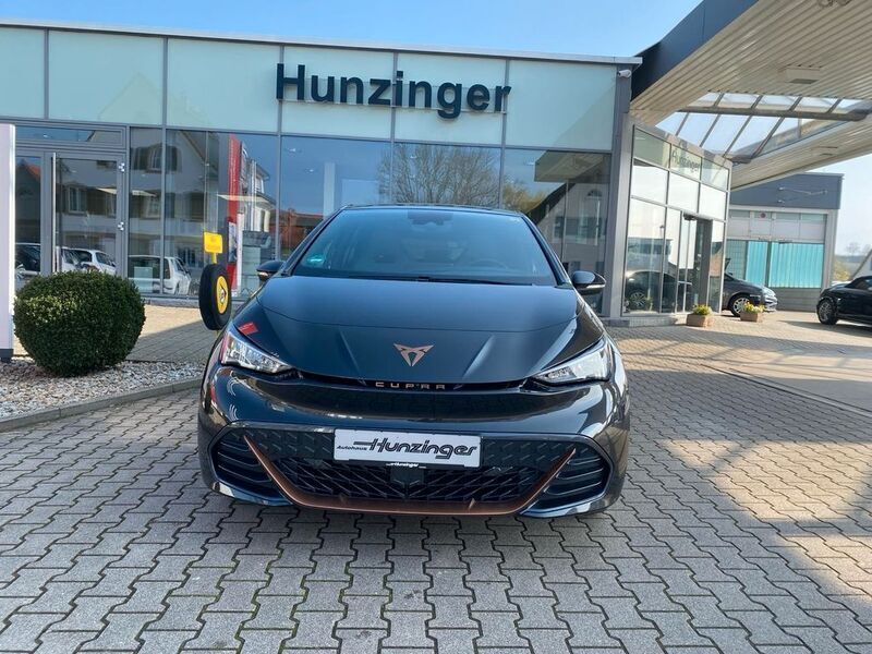 Grau Gebraucht 2023 Cupra Born Kleinwagen | 33.980 € (Etwas zu teuer) - Bild 1/4