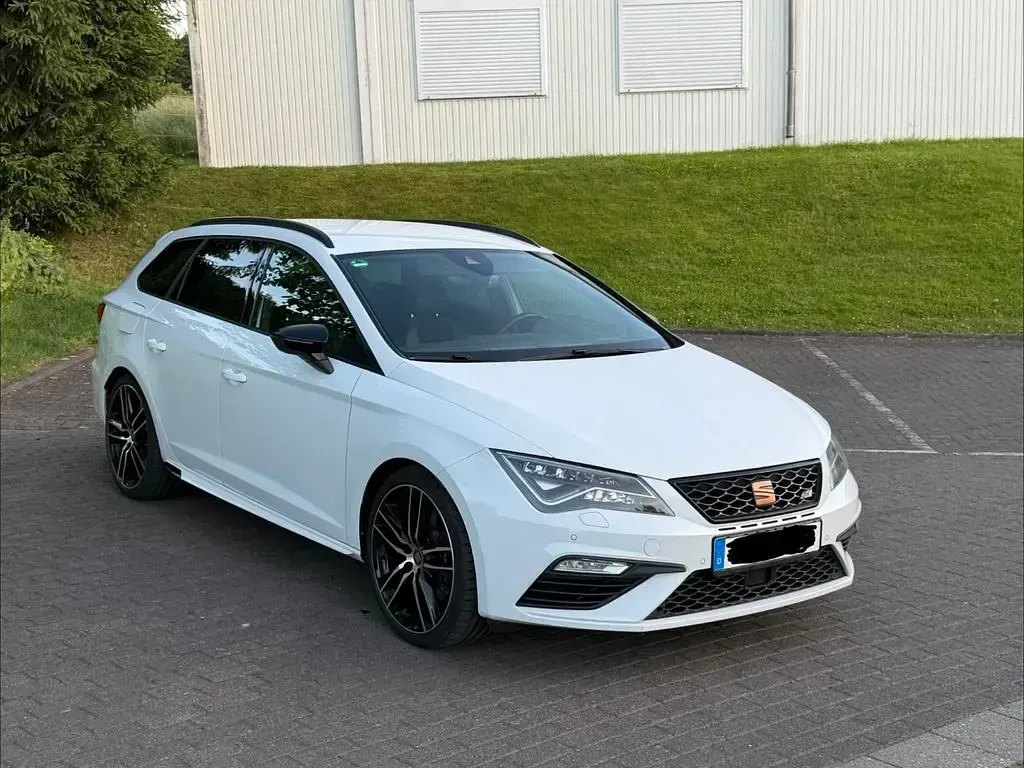 Gebraucht Seat Leon 4Drive 300 PS (220 kW) 2019 Weiß Limousine