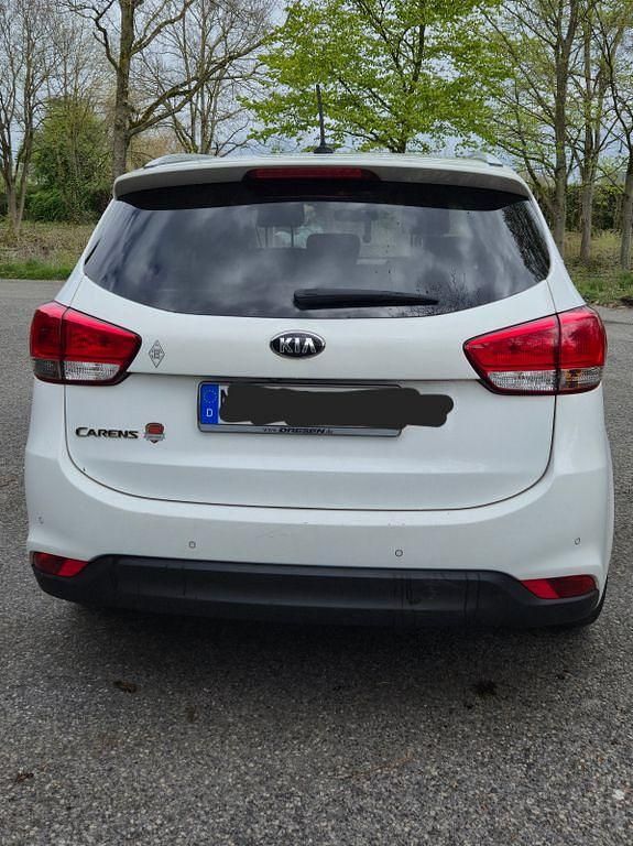 Gebraucht Kia Carens 135 PS (99 kW) 2014 Weiß Van / Kleinbus