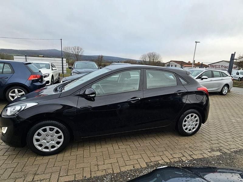 Gebraucht Hyundai i30 Classic 99 PS (72 kW) 2012 Schwarz Limousine