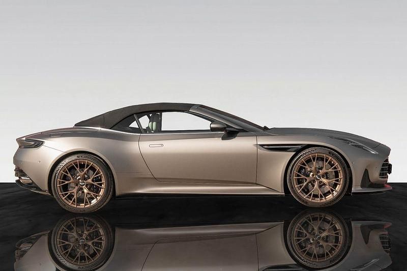 Gebraucht Aston Martin DB12 680 PS (500 kW) 2024 Grau Cabrio