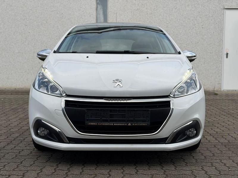 Gebraucht Peugeot 208 Active 99 PS (72 kW) 2017 Weiß Kleinwagen