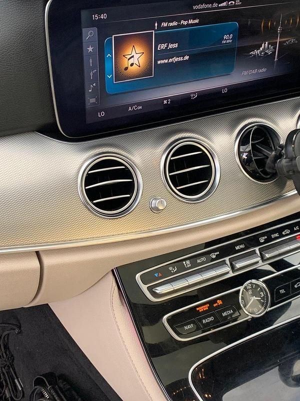 Gebraucht Mercedes E220 Exclusive 194 PS (142 kW) 2016 Schwarz Limousine