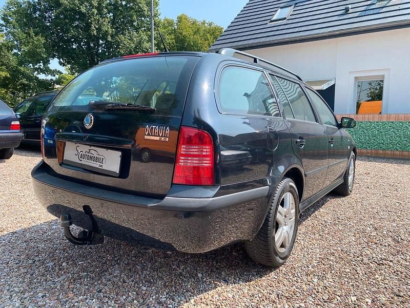 Schwarz Gebraucht 2002 Skoda Octavia Kombi | 1.850 € (Guter Preis) - Bild 1/4