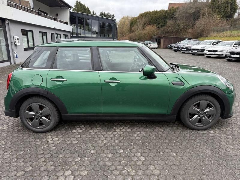 Gebraucht Mini ONE Classic 102 PS (75 kW) 2021 Grün Kleinwagen