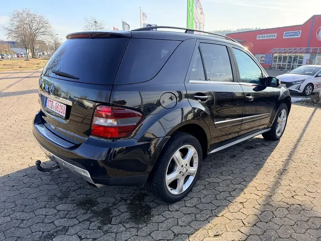 Gebraucht Mercedes ML320 224 PS (164 kW) 2007 Schwarz SUV