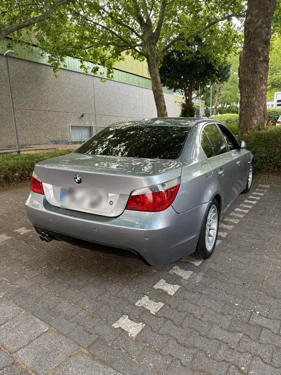 Gebraucht BMW 525 Basis 177 PS (130 kW) 2004 Grau Limousine