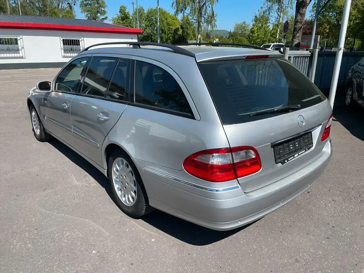 Second-hand Mercedes E200 163 CP (119 kW) 2005 Argintiu Break