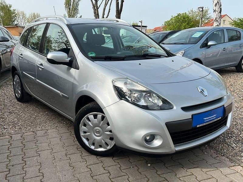Grau Gebraucht 2009 Renault Clio II Dynamique Limousine | 3.490 € (Etwas zu teuer) - Bild 1/4