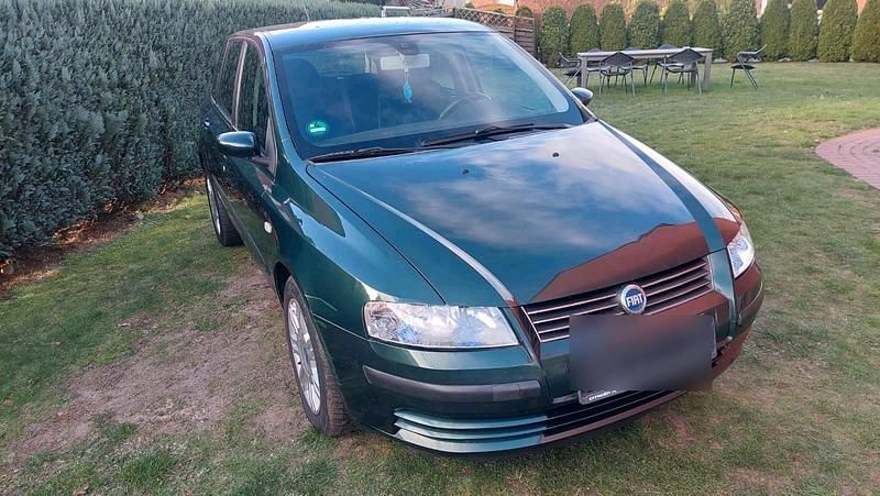 Grün Gebraucht 2002 Fiat Stilo Kleinwagen | 450 € (Guter Preis) - Bild 1/4