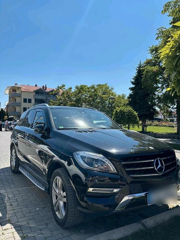 Schwarz Gebraucht 2015 Mercedes ML350 SUV | 25.999 € (Teuer) - Bild 1/4