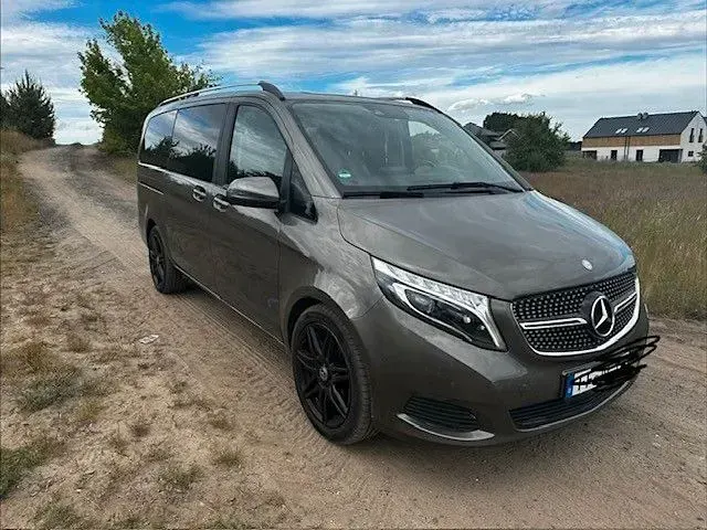 Gebraucht Mercedes V250 AMG 190 PS (139 kW) 2016 Braun Van / Kleinbus