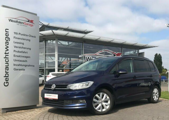 Blau metallic Gebraucht 2017 VW Touran Comfortline Van / Kleinbus | 17.290 € (Guter Preis) - Bild 1/4