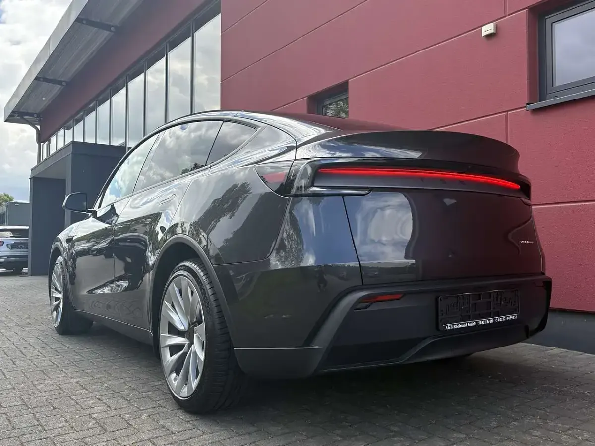 Used Tesla Model Y Long Range AWD 378 kW (514 HP) 2025 Grey SUV
