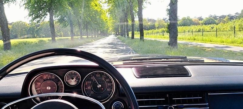 Gebraucht Mercedes 200 95 PS (69 kW) 1974 Beige Limousine