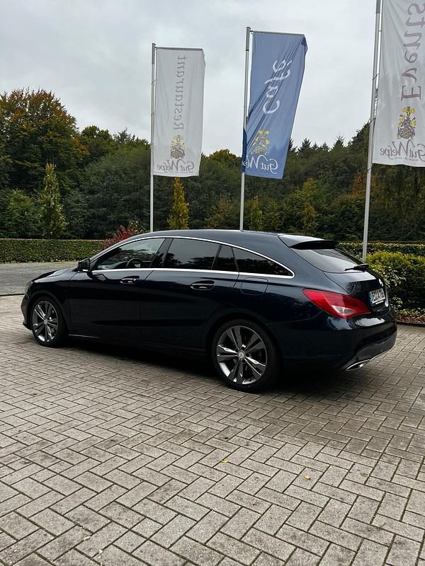 Gebraucht Mercedes CLA180 2016 Blau Limousine