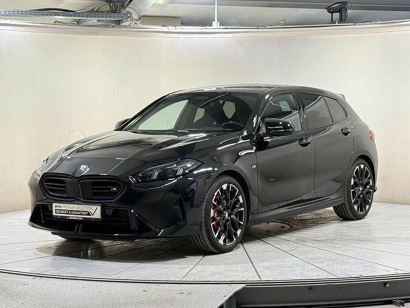 Gebraucht BMW M135 Performance 300 PS (220 kW) 2024 Schwarz Kleinwagen