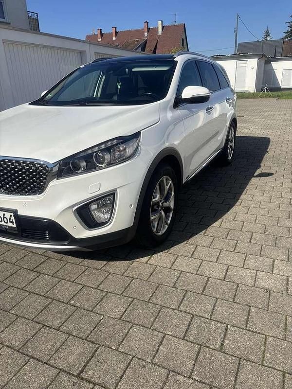 Weiß Gebraucht 2015 Kia Sorento Platinum Edition SUV | 12.200 € (Fairer Preis) - Bild 1/4