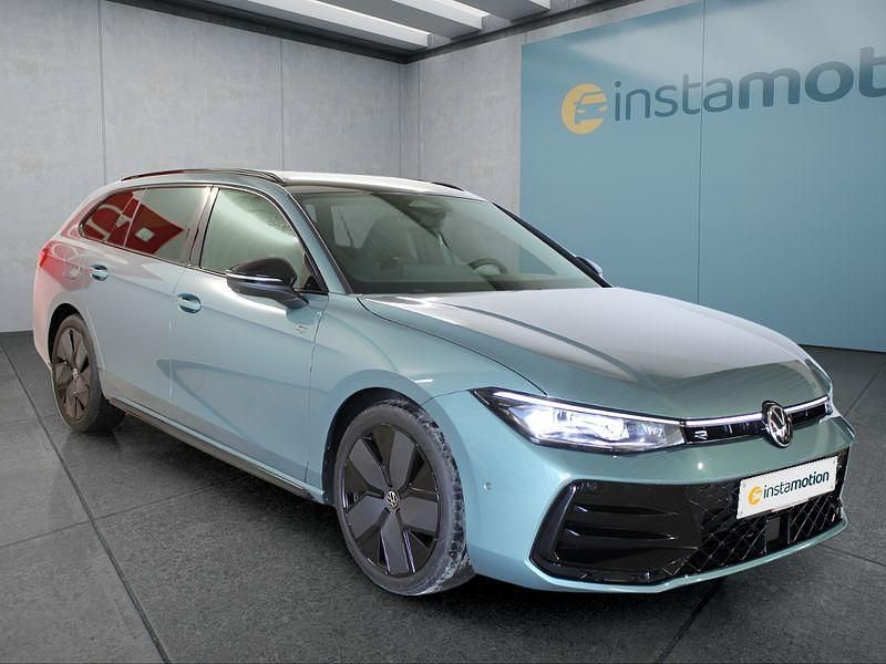 Grün Gebraucht 2025 VW Passat Kombi | 47.199 € (Etwas zu teuer) - Bild 1/4