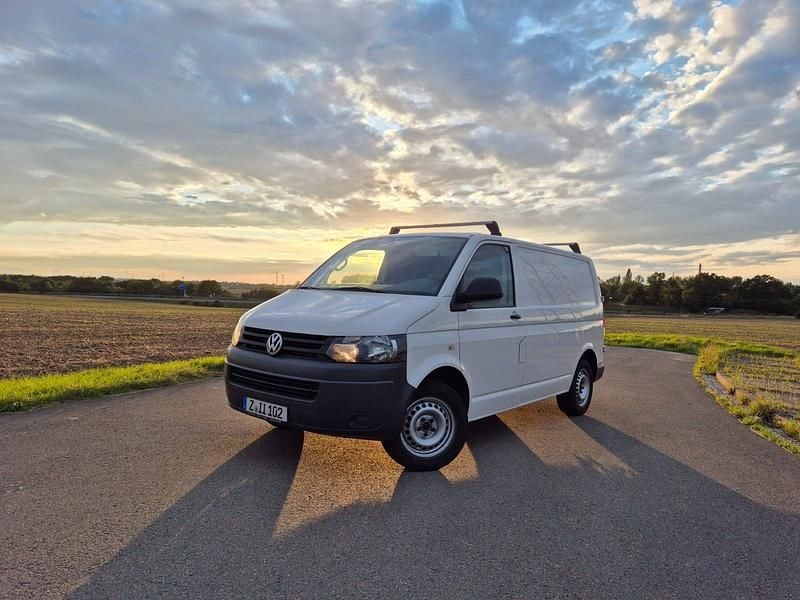 Weiß Gebraucht 2011 VW T5 Van | 11.200 € (Guter Preis) - Bild 1/4