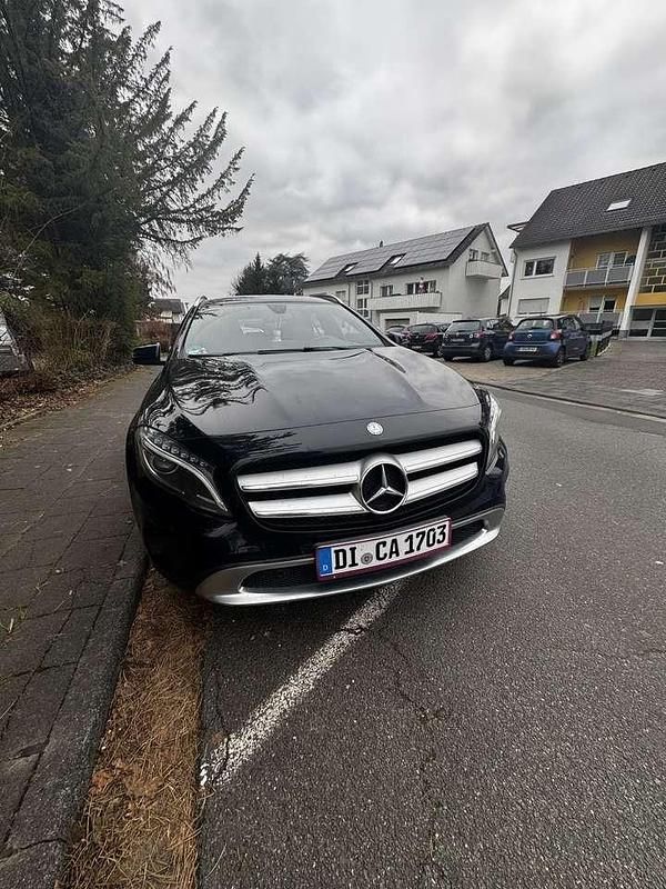 Gebraucht Mercedes GLA180 122 PS (89 kW) 2016 SUV