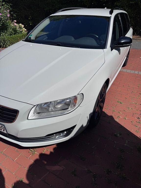 Weiß Gebraucht 2015 Volvo V70 Kombi | 9.500 € (Fairer Preis) - Bild 1/4