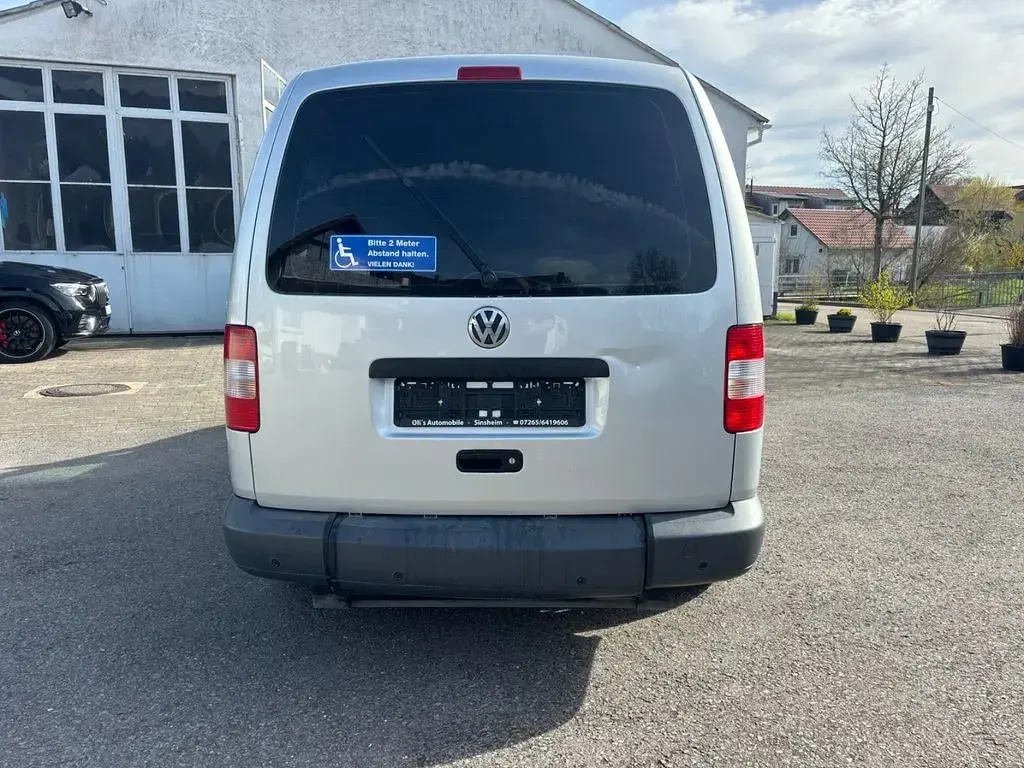Gebraucht VW Caddy Maxi 105 PS (77 kW) 2010 Silber Van / Kleinbus