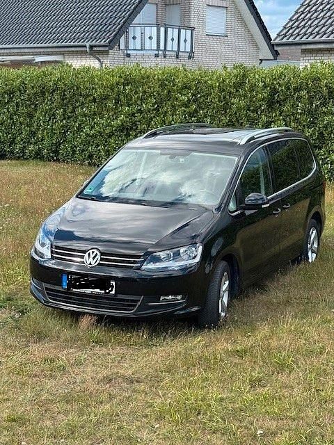 Schwarz Gebraucht 2015 VW Sharan Highline Van / Kleinbus | 11.200 € (Superpreis) - Bild 1/4