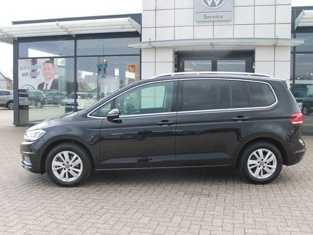 Gebraucht VW Touran Highline 150 PS (110 kW) 2025 Schwarz Van / Kleinbus