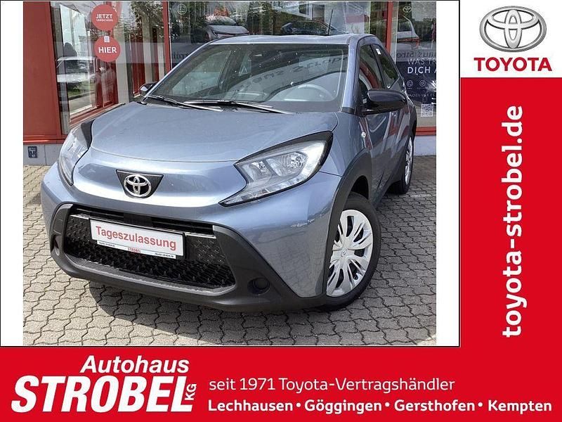 Schneeweiß Neu 2024 Toyota Aygo Business Edition Kleinwagen | 16.980 € - Bild 1/4