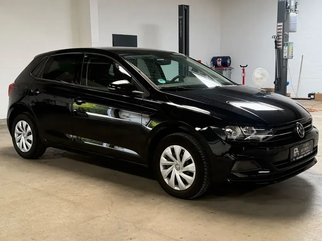 Gebraucht VW Polo Comfortline 95 PS (69 kW) 2021 Deep black perleffekt Kleinwagen