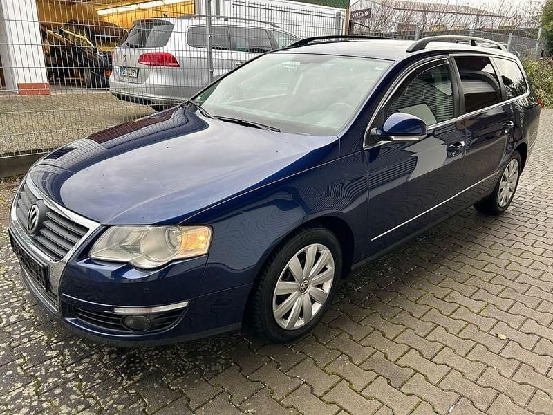Gebraucht VW Passat 140 PS (102 kW) 2010 Blau Limousine