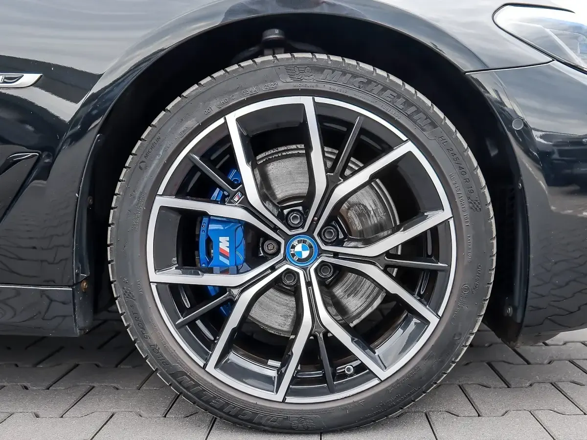 Gebraucht BMW 530e M Sport 184 PS (135 kW) 2022 Schwarz Kombi