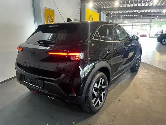 Gebraucht Opel Mokka Edition 136 PS (100 kW) 2025 Lackierung schwarz perla nera/ SUV